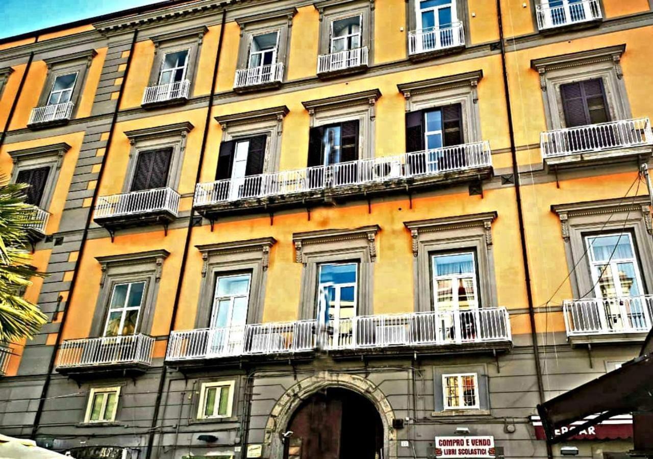 مبيت وإفطار Donna Lena Relais Napoli المظهر الخارجي الصورة