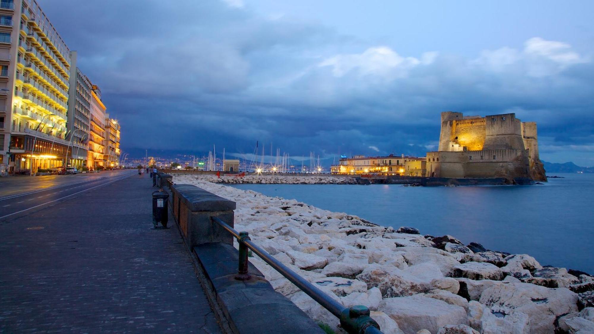 مبيت وإفطار Donna Lena Relais Napoli المظهر الخارجي الصورة