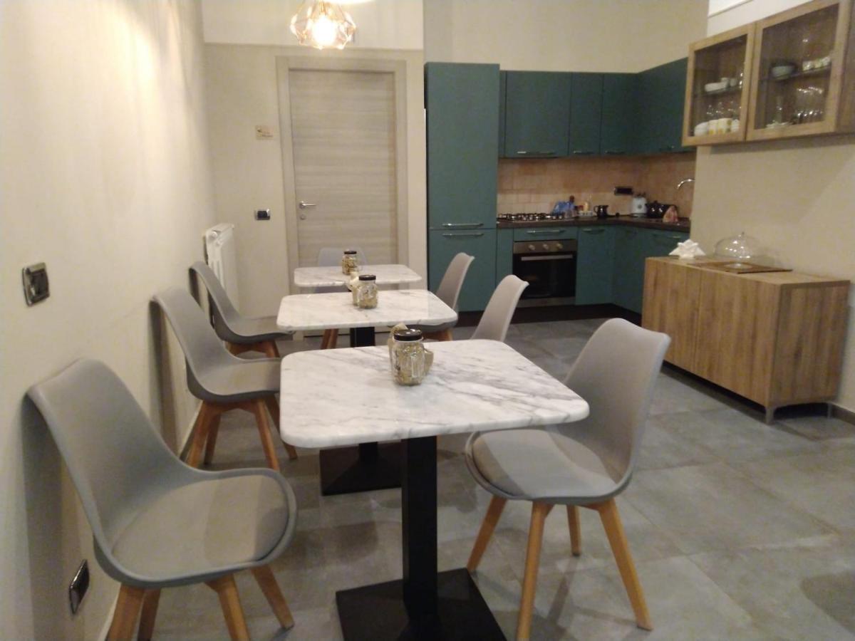 مبيت وإفطار Donna Lena Relais Napoli المظهر الخارجي الصورة